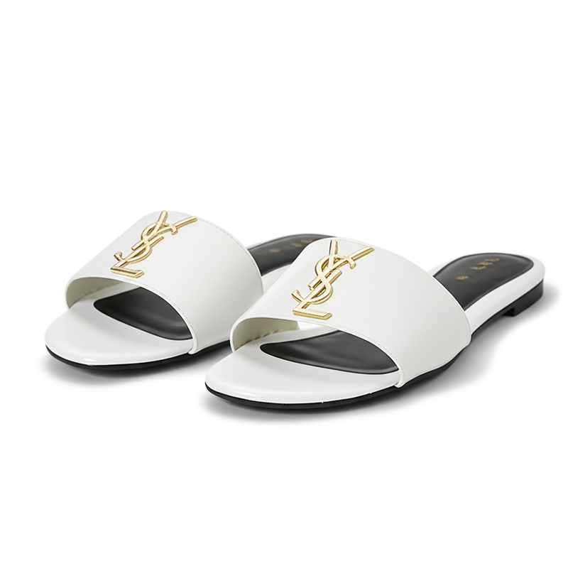 Chic White Crocodile-Textured Flat