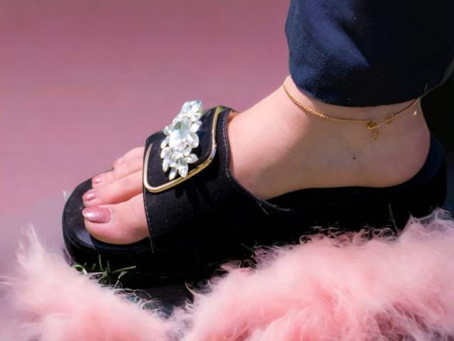 FANCY BUCKLE SLIPPER