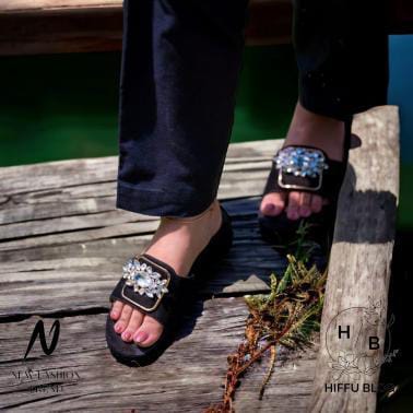 FANCY BUCKLE SLIPPER