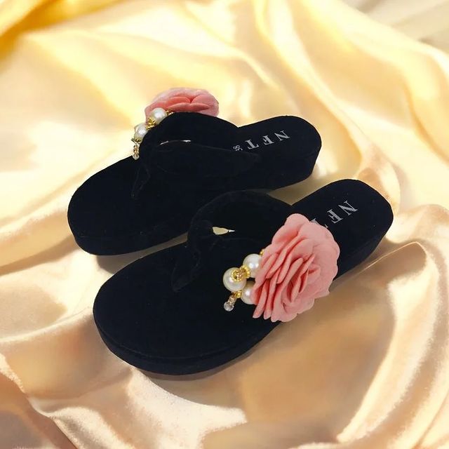 FLOWER SLIPPER