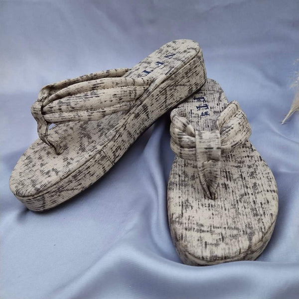 LEATHER SLIPPER