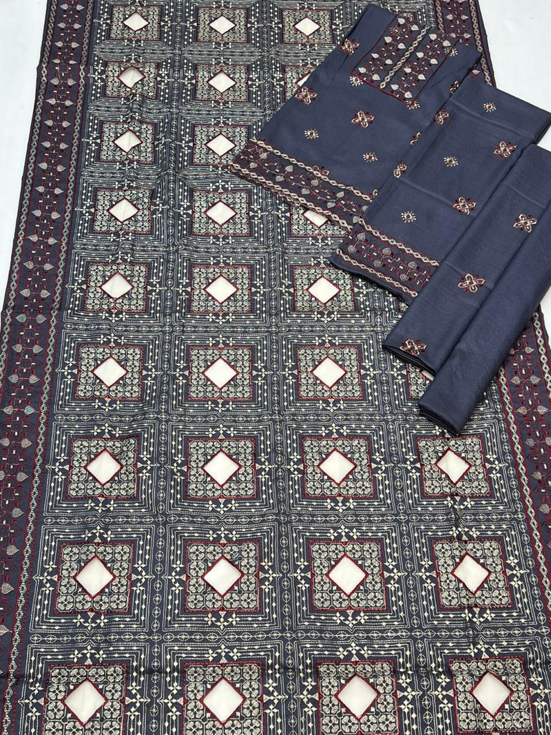 Luxury Embroidered Dhanak Suit